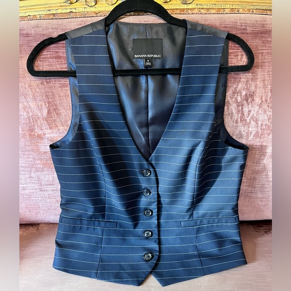 Banana Republic Fitted Vest - Picture 1 of 3